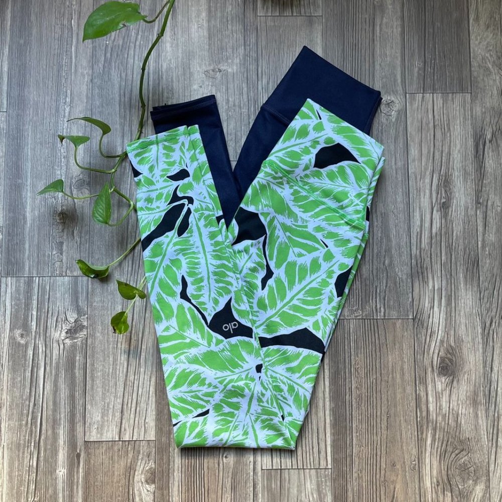 Alo Yoga Airbrush Green Glow Palm Leaf Leggings